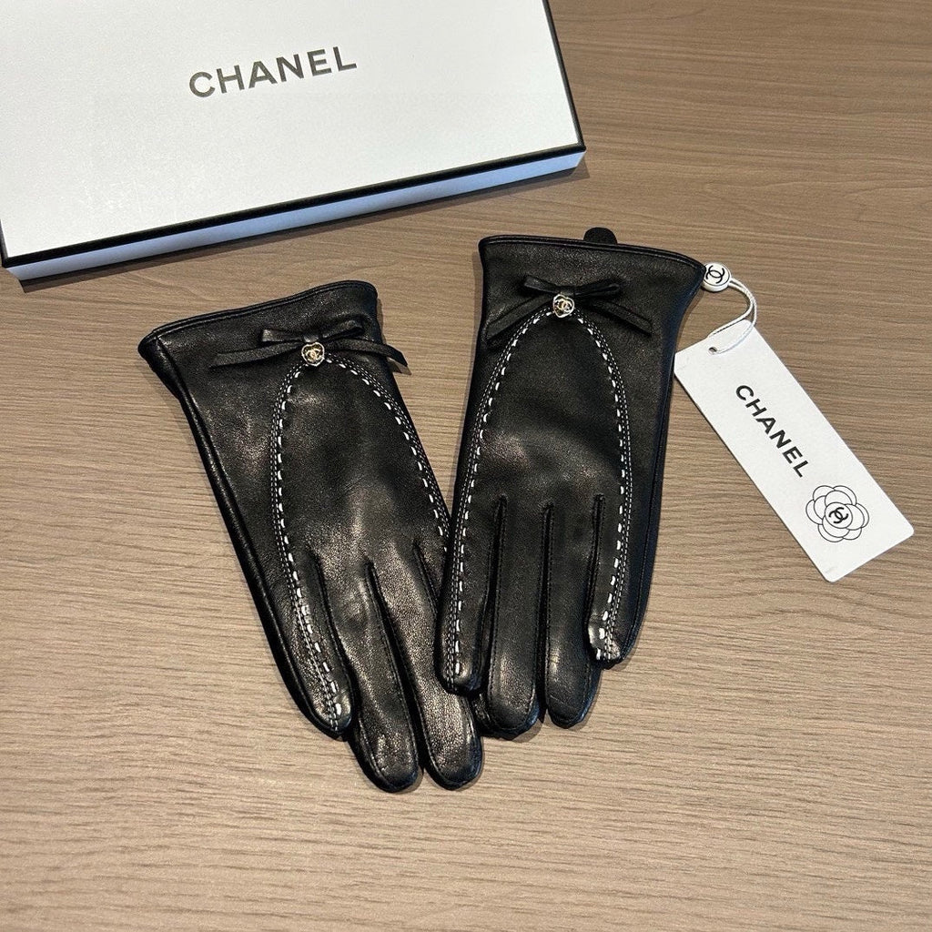 CHANEL GLOVES IN BLACK LAMBSKIN 456336
