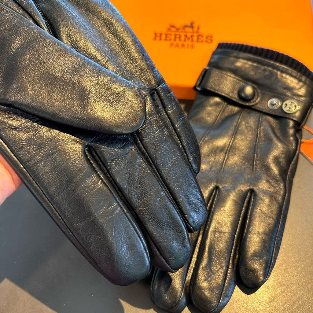 HERMES GLOVES WITH BUTTON IN BLACK SHEEPSKIN 456347