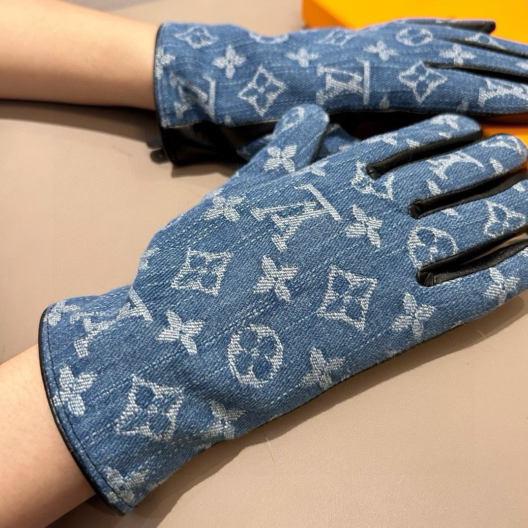 LOUIS VUITTON GLOVES IN ELECTRIC BLUE MONOGRAM DENIM AND BLACK LAMBSKIN 460110