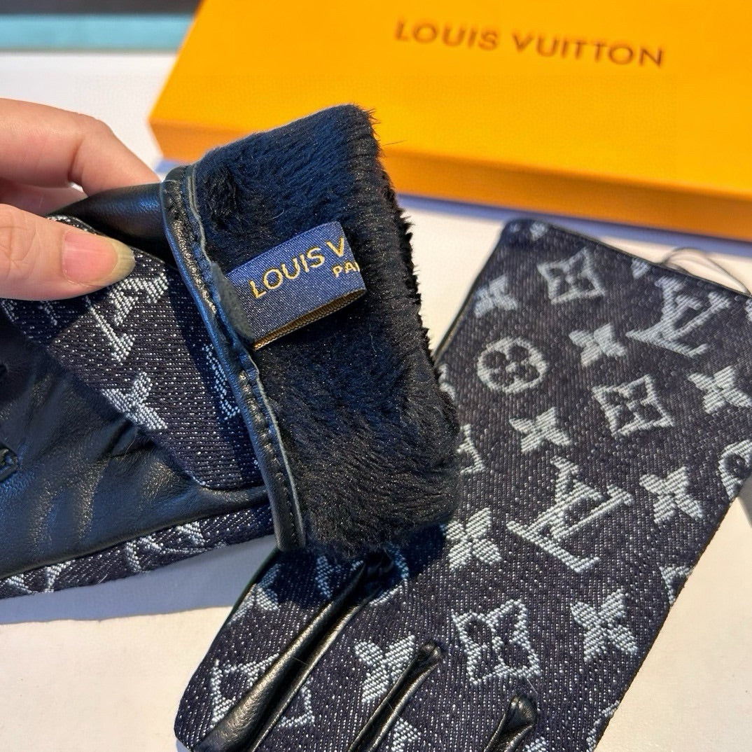 LOUIS VUITTON GLOVES IN BLACK MONOGRAM DENIM AND LAMBSKIN 460111