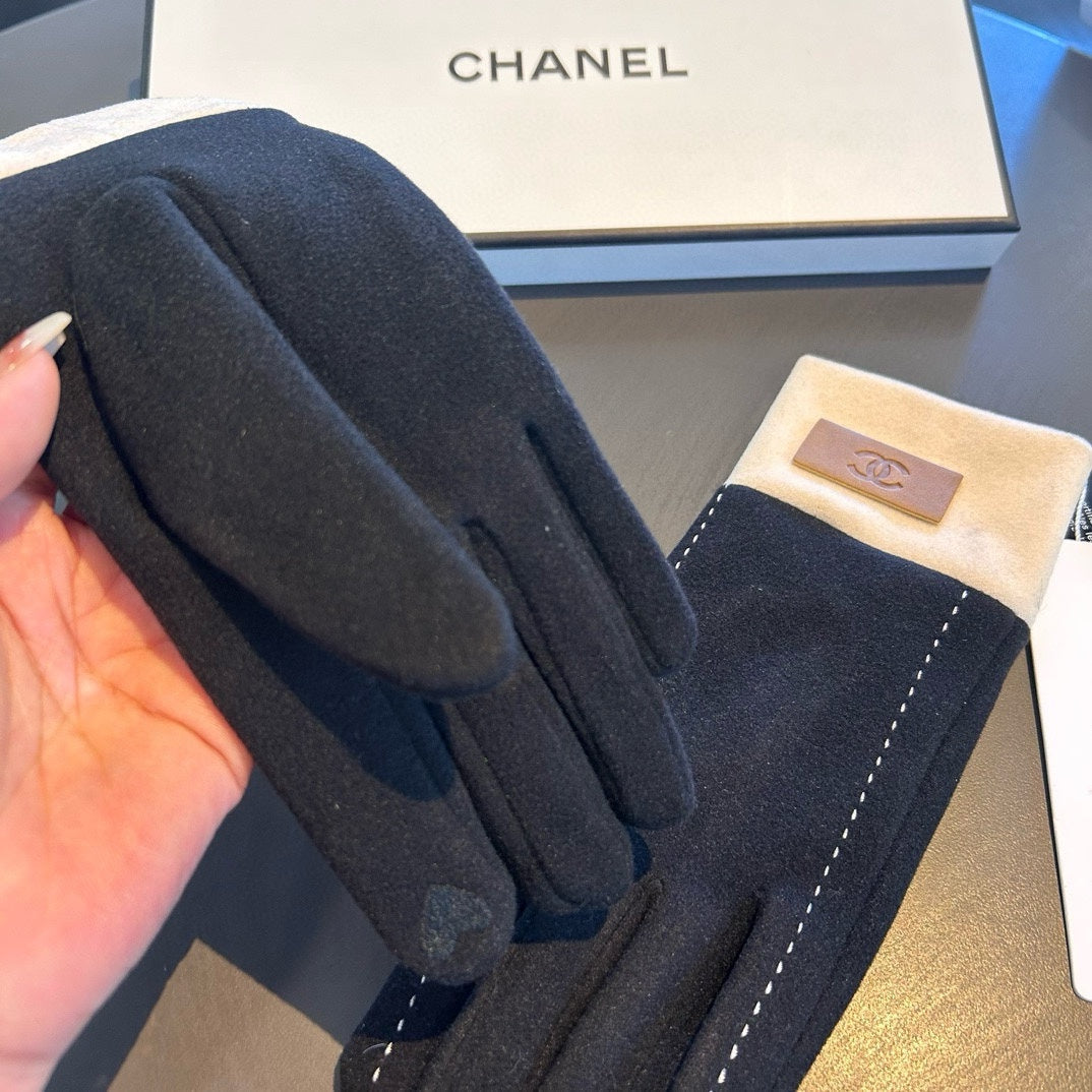 CHANEL GLOVES IN BLACK WOOL 462254