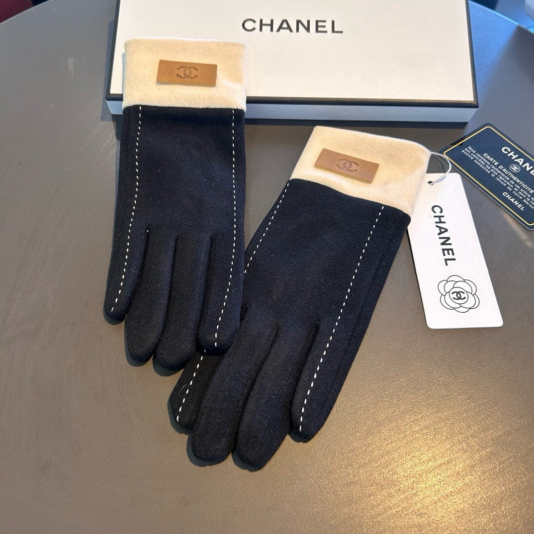 CHANEL GLOVES IN BLACK WOOL 462254