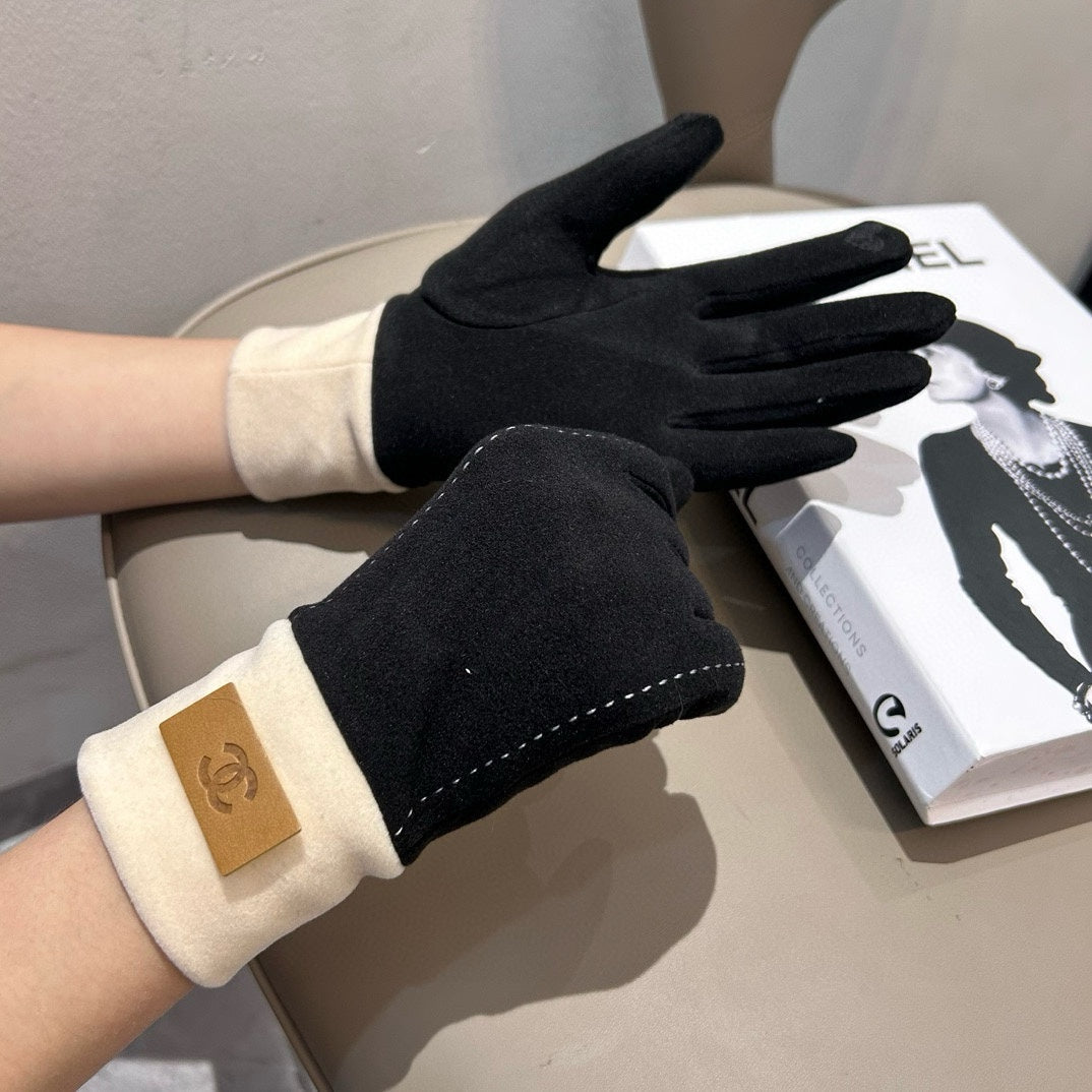 CHANEL GLOVES IN BLACK WOOL 462254