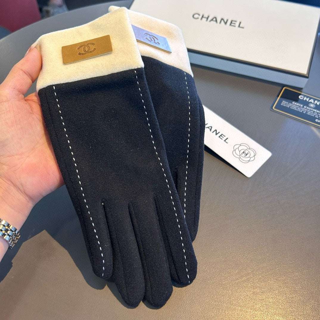 CHANEL GLOVES IN BLACK WOOL 462254
