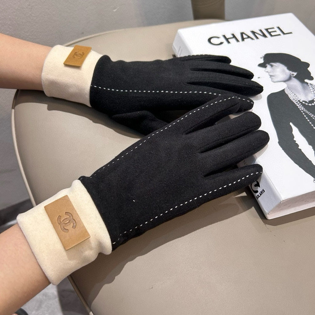 CHANEL GLOVES IN BLACK WOOL 462254