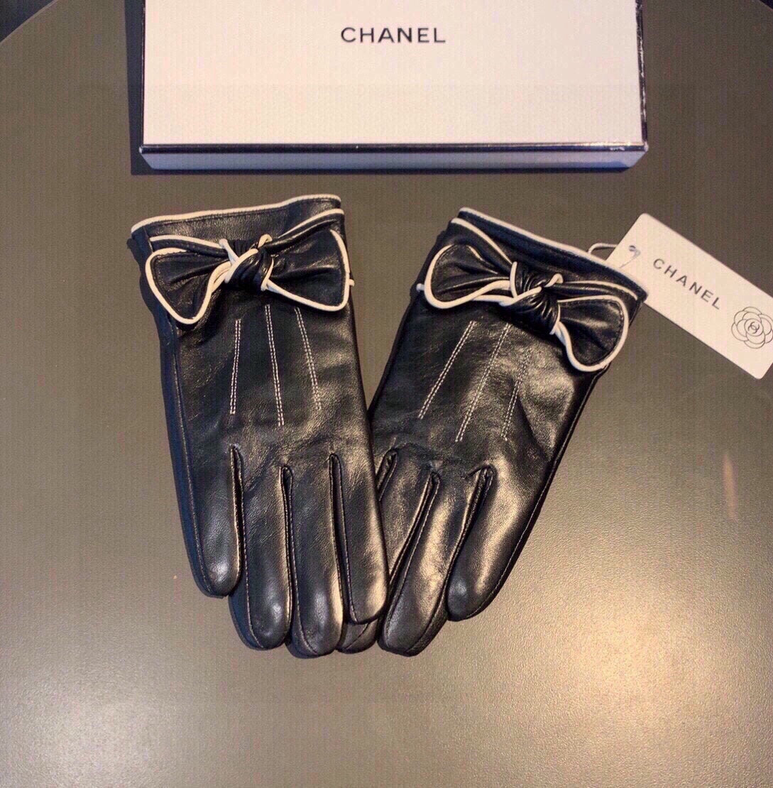 CHANEL GLOVES IN BLACK LAMBSKIN 462262