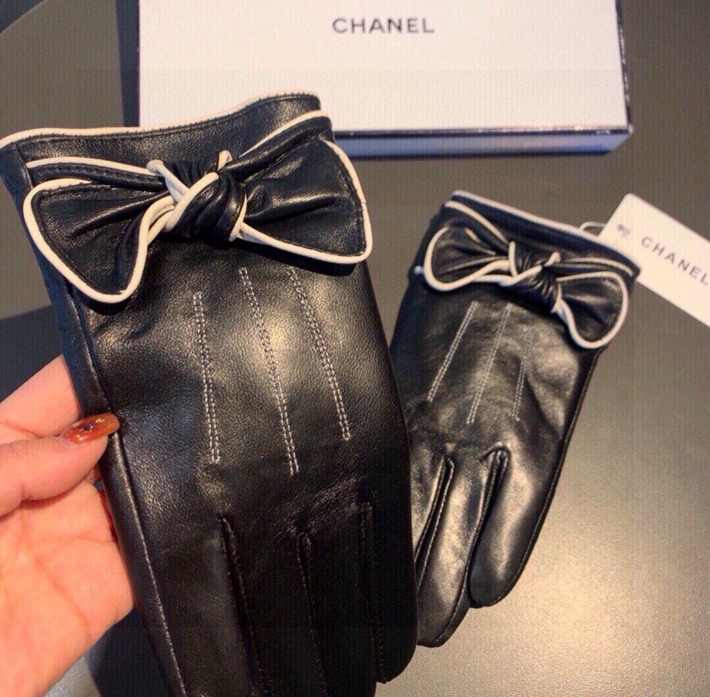 CHANEL GLOVES IN BLACK LAMBSKIN 462262