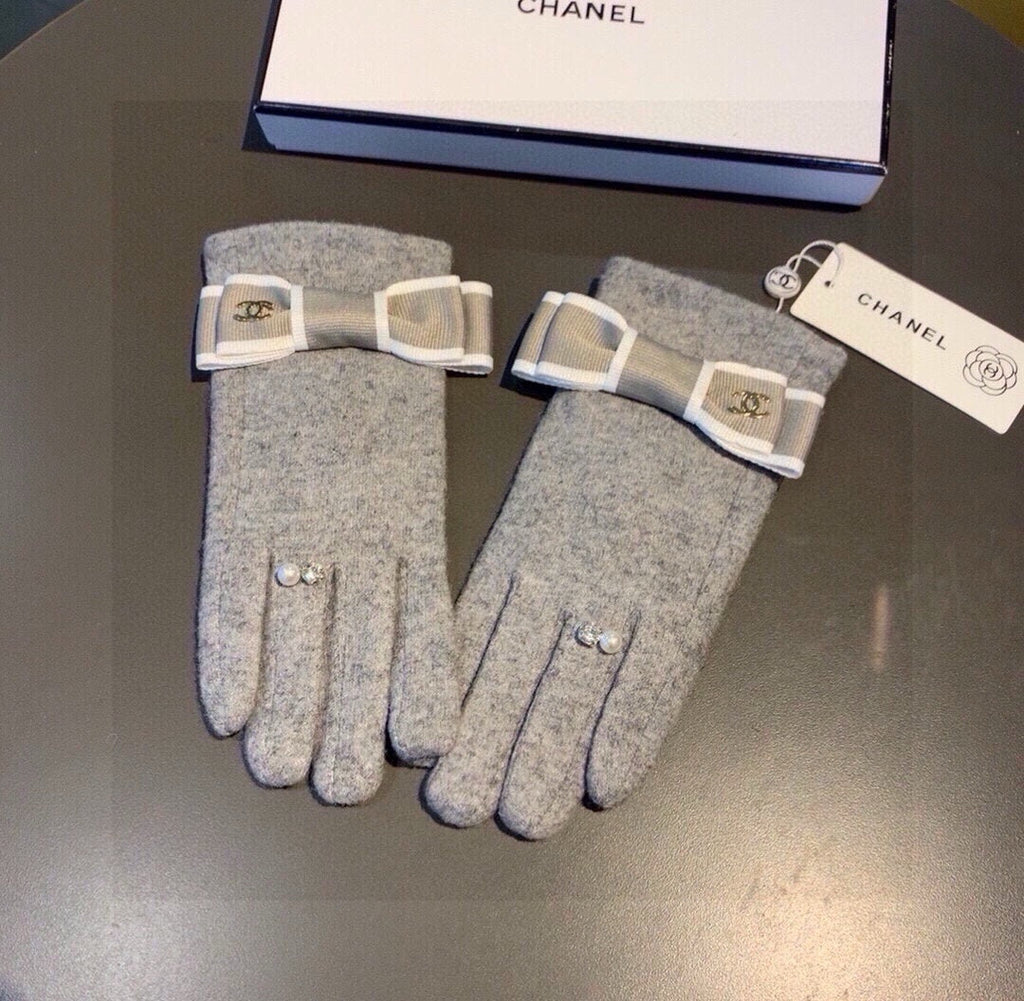 CHANEL GLOVES IN PALE GRAY WOOL WITH BOW 463856