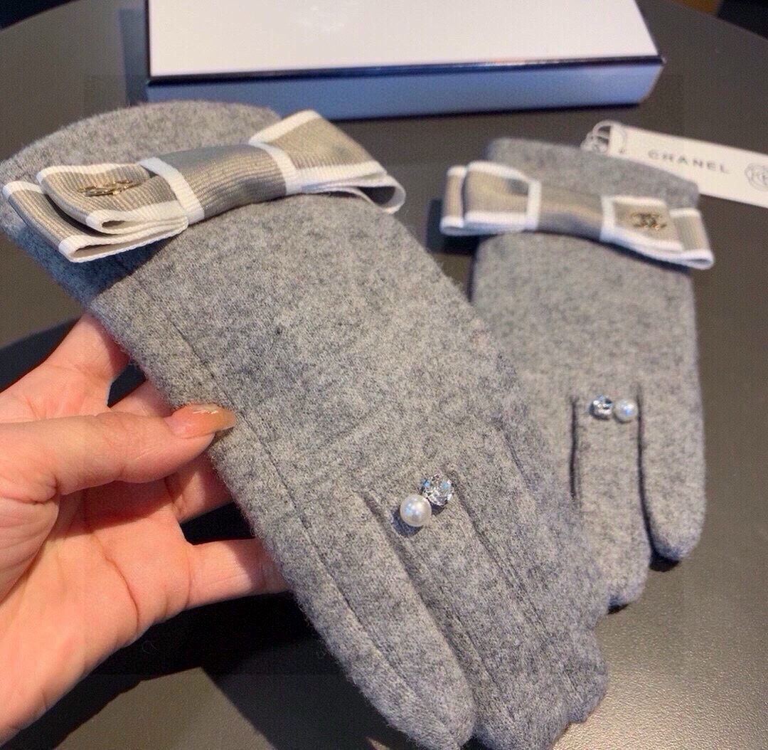 CHANEL GLOVES IN PALE GRAY WOOL WITH BOW 463856