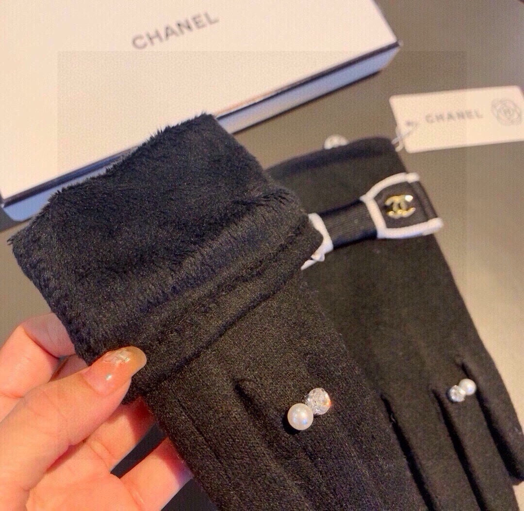 CHANEL GLOVES IN BLACK WOOL WITH BOW 463857
