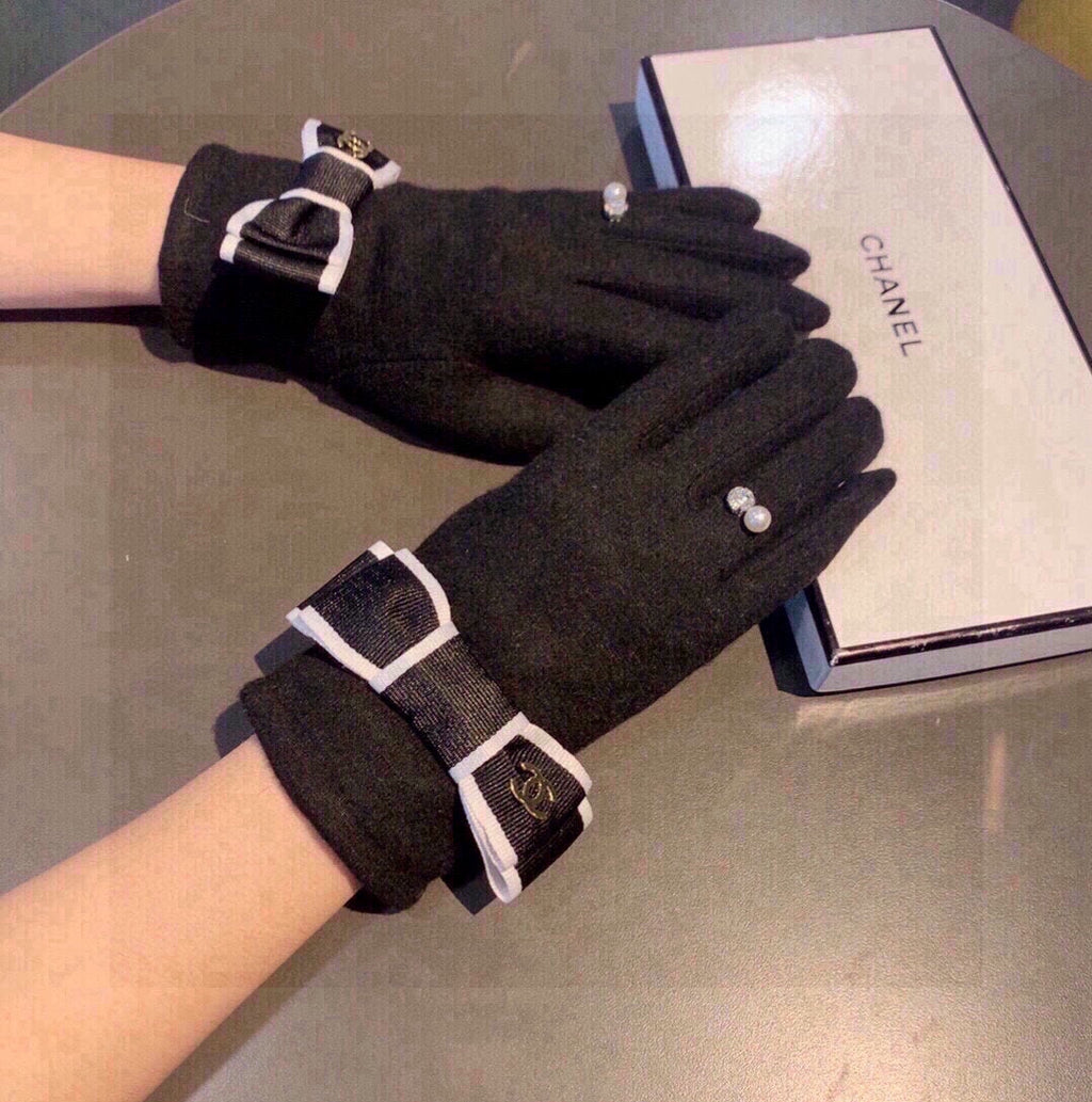 CHANEL GLOVES IN BLACK WOOL WITH BOW 463857