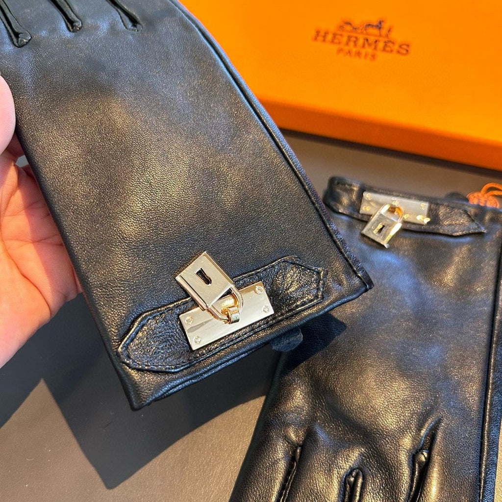 HERMES GLOVES WITH LOCK HARDWARE IN BLACK LAMBSKIN 463858