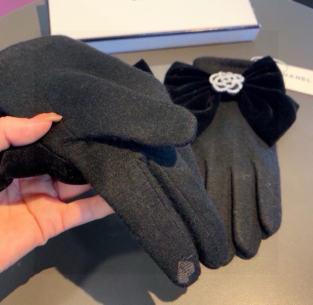 CHANEL GLOVES IN BLACK WOOL WITH LARGE BOW 464996