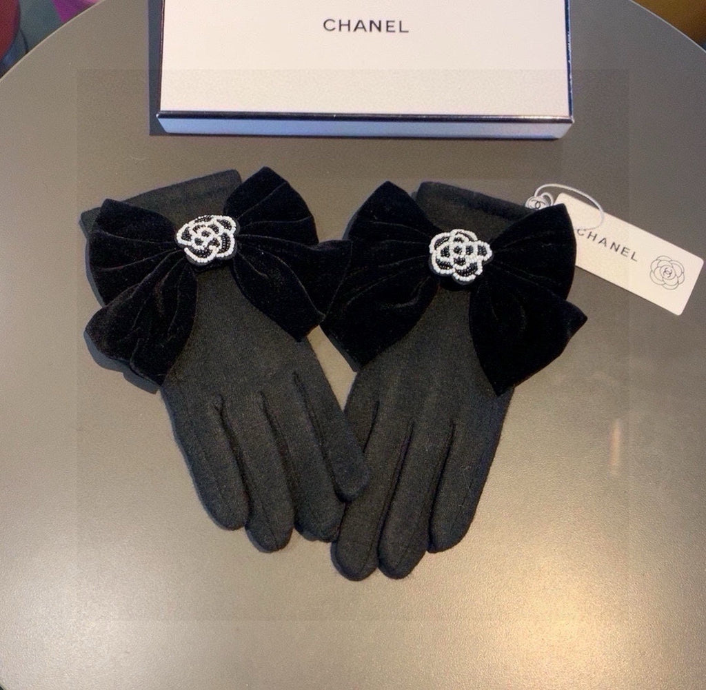CHANEL GLOVES IN BLACK WOOL WITH LARGE BOW 464996