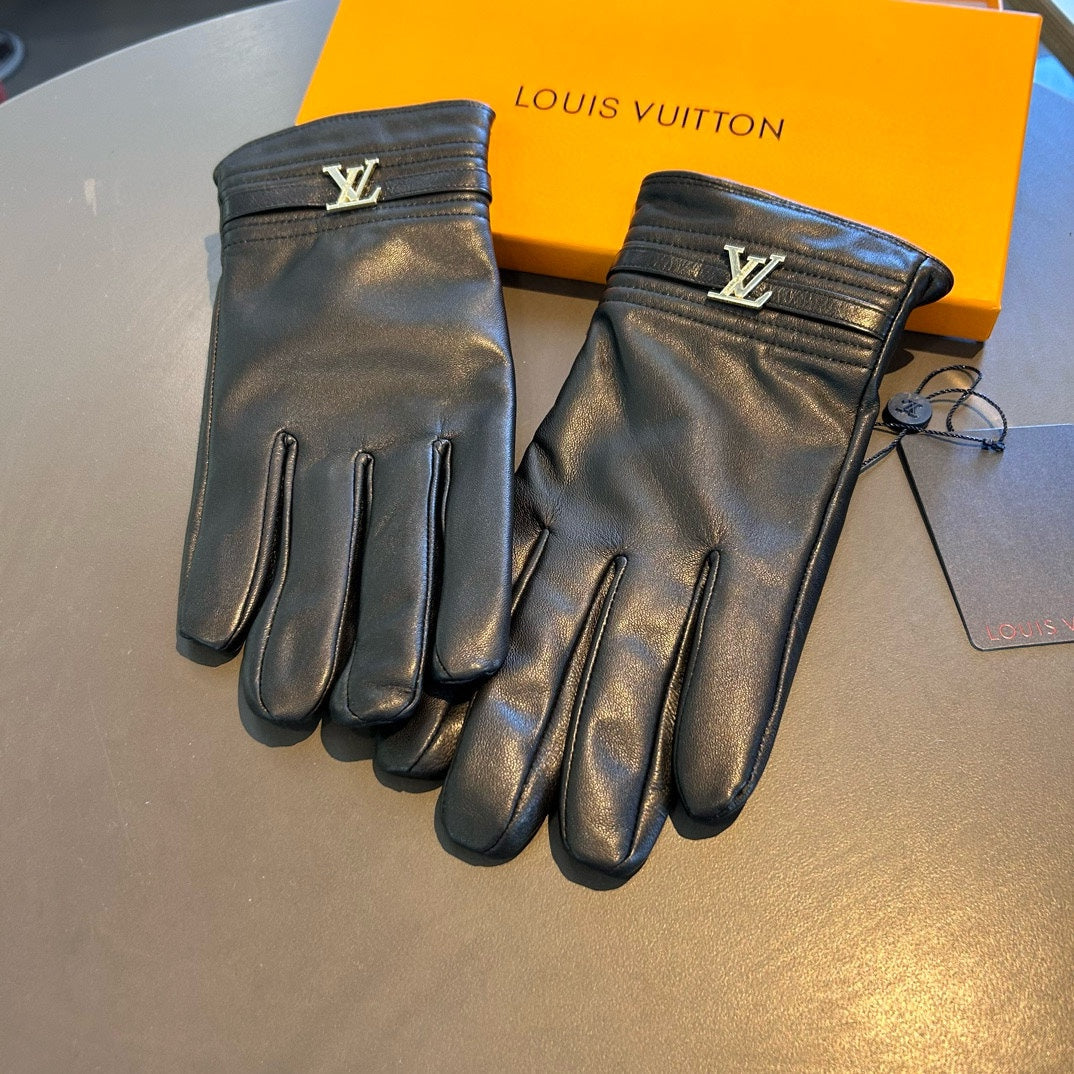 LOUIS VUITTON GLOVES IN BLACK LAMBSKIN WITH GOLD LOGO 465010