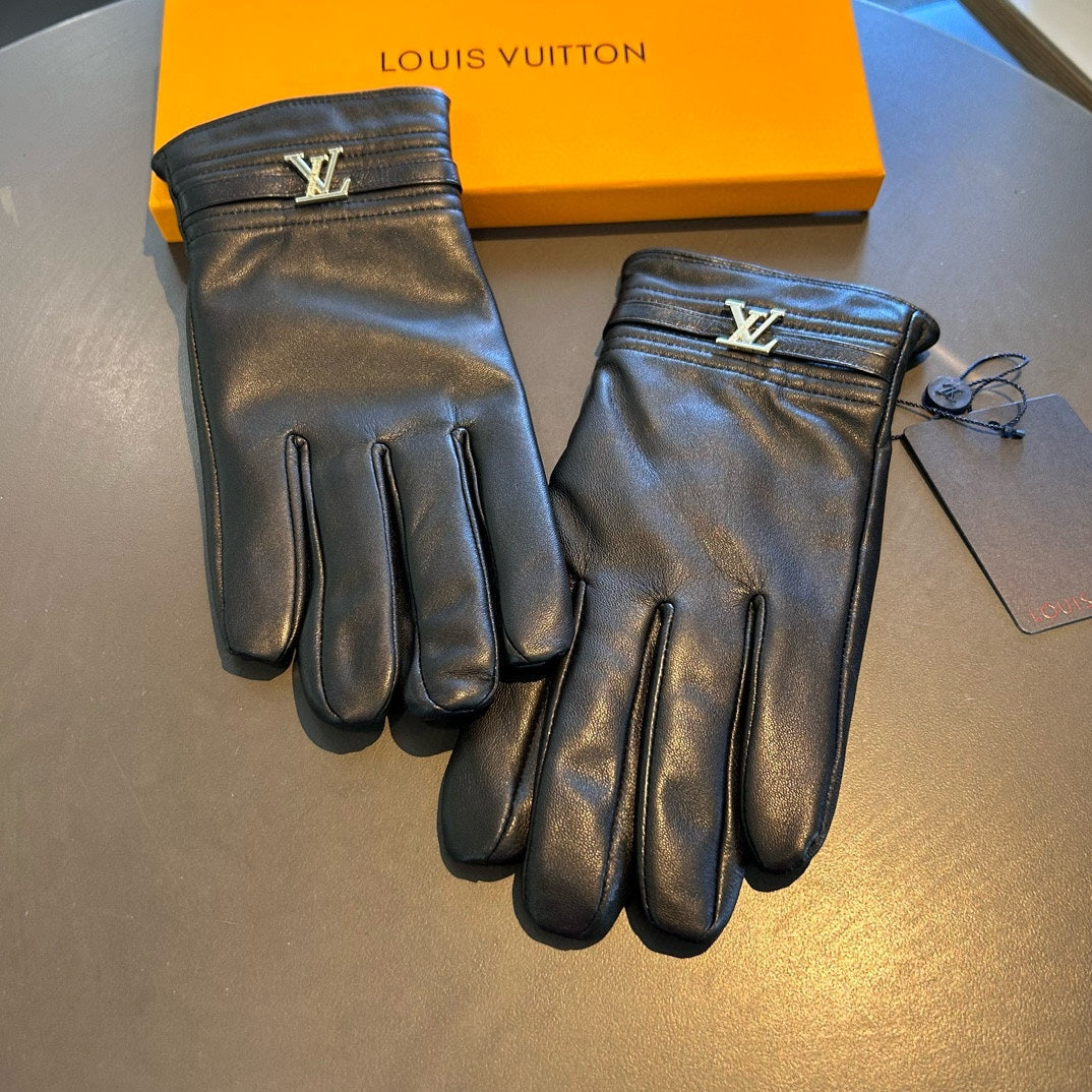 LOUIS VUITTON GLOVES IN BLACK LAMBSKIN WITH GOLD LOGO 465010