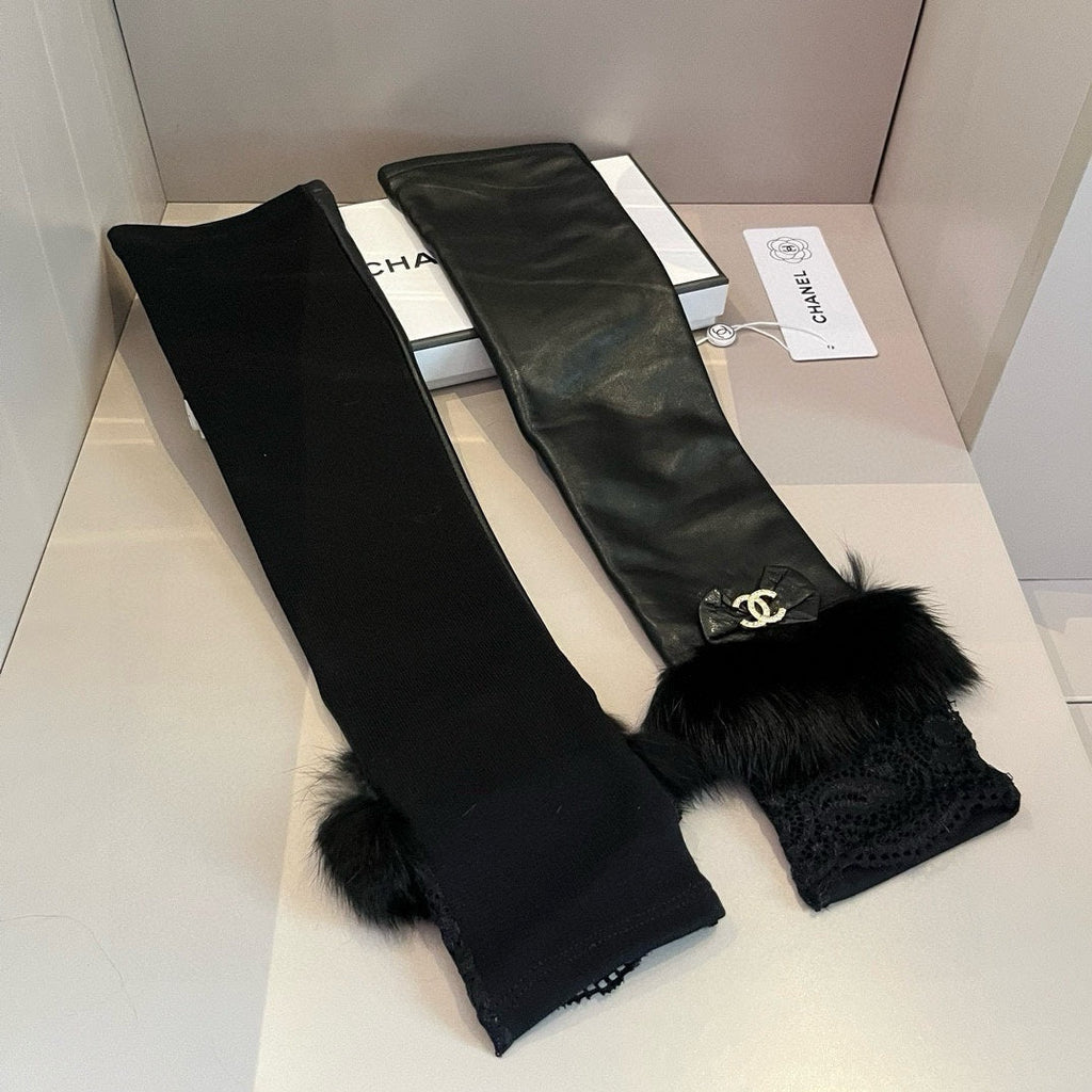CHANEL FINGERLESS LONG GLOVES IN BLACK LAMBSKIN WITH RABBIT FUR 465798