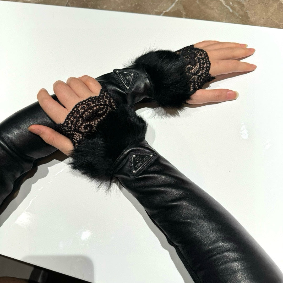 CHANEL FINGERLESS LONG GLOVES IN BLACK LAMBSKIN WITH RABBIT FUR 465799