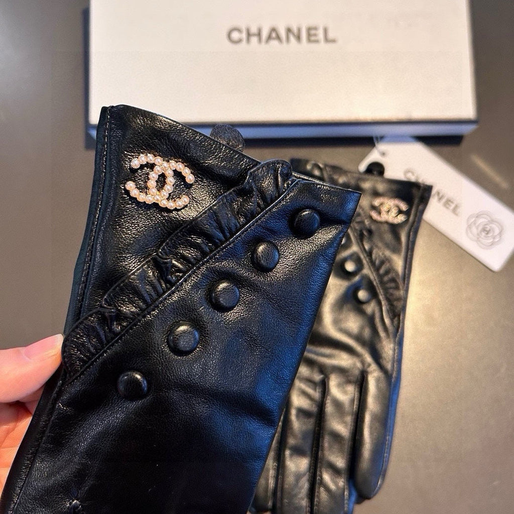 CHANEL GLOVES IN BLACK LAMBSKIN 466772