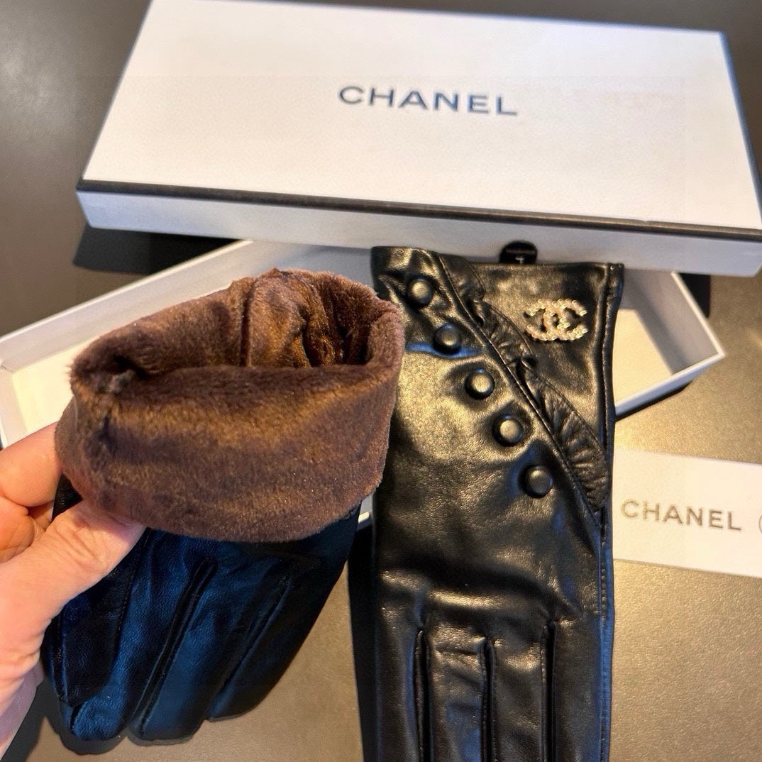CHANEL GLOVES IN BLACK LAMBSKIN 466772