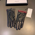 GUCCI GLOVES IN BLACK MIX RED LAMBSKIN AND LAMB FUR LINING 467970