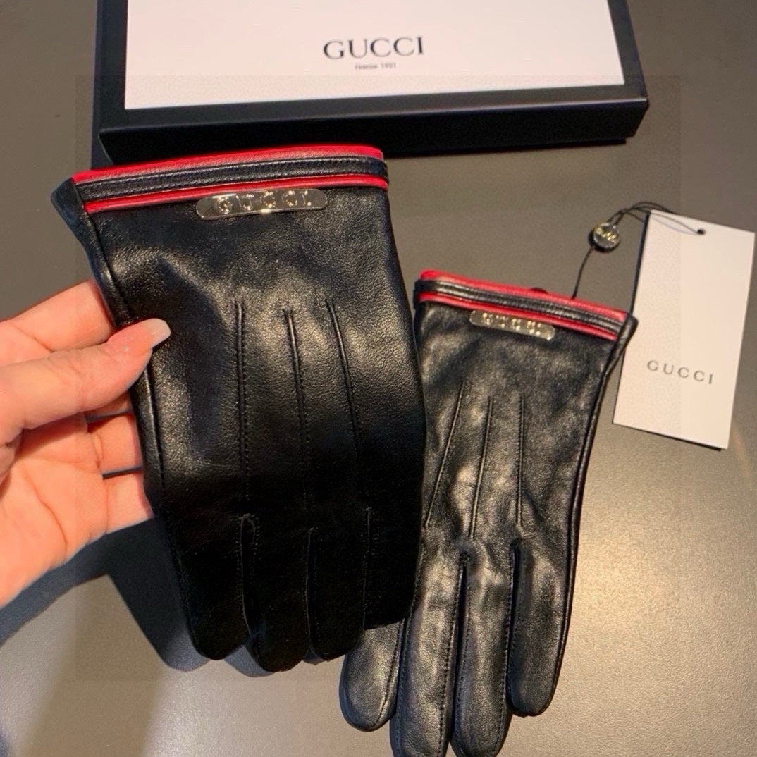 GUCCI GLOVES IN BLACK MIX RED LAMBSKIN AND LAMB FUR LINING 467970
