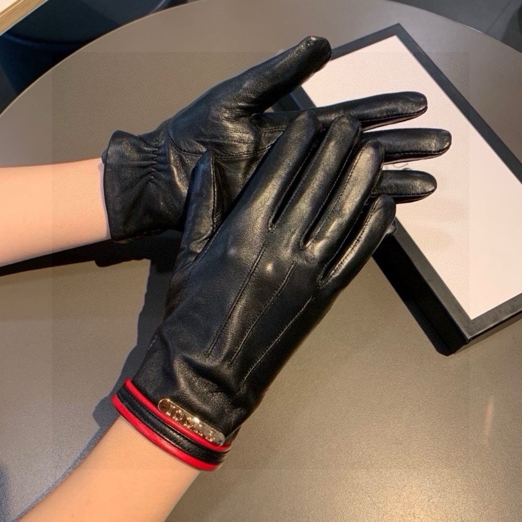 GUCCI GLOVES IN BLACK MIX RED LAMBSKIN AND LAMB FUR LINING 467970