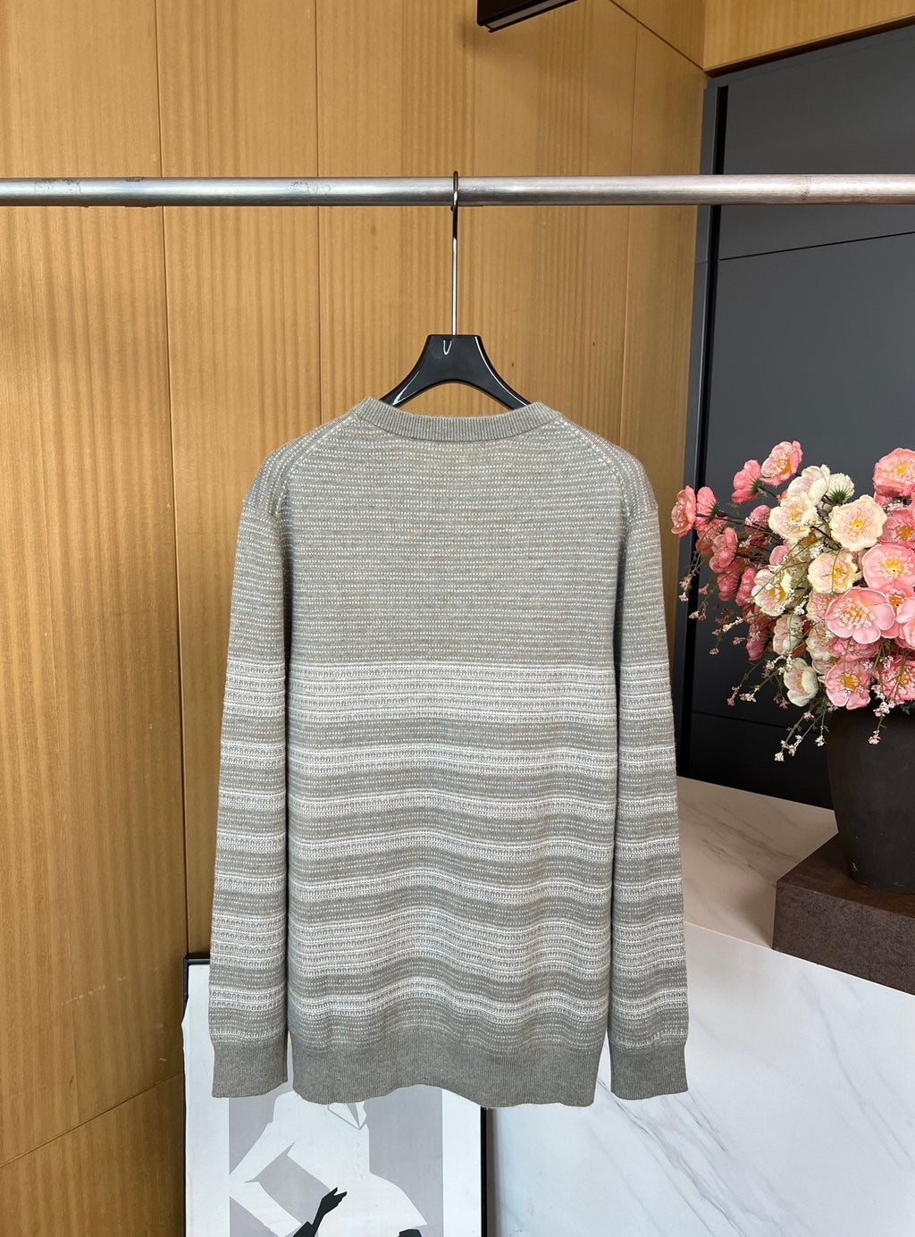 LP CREW NECK SWEATER STYLE 158