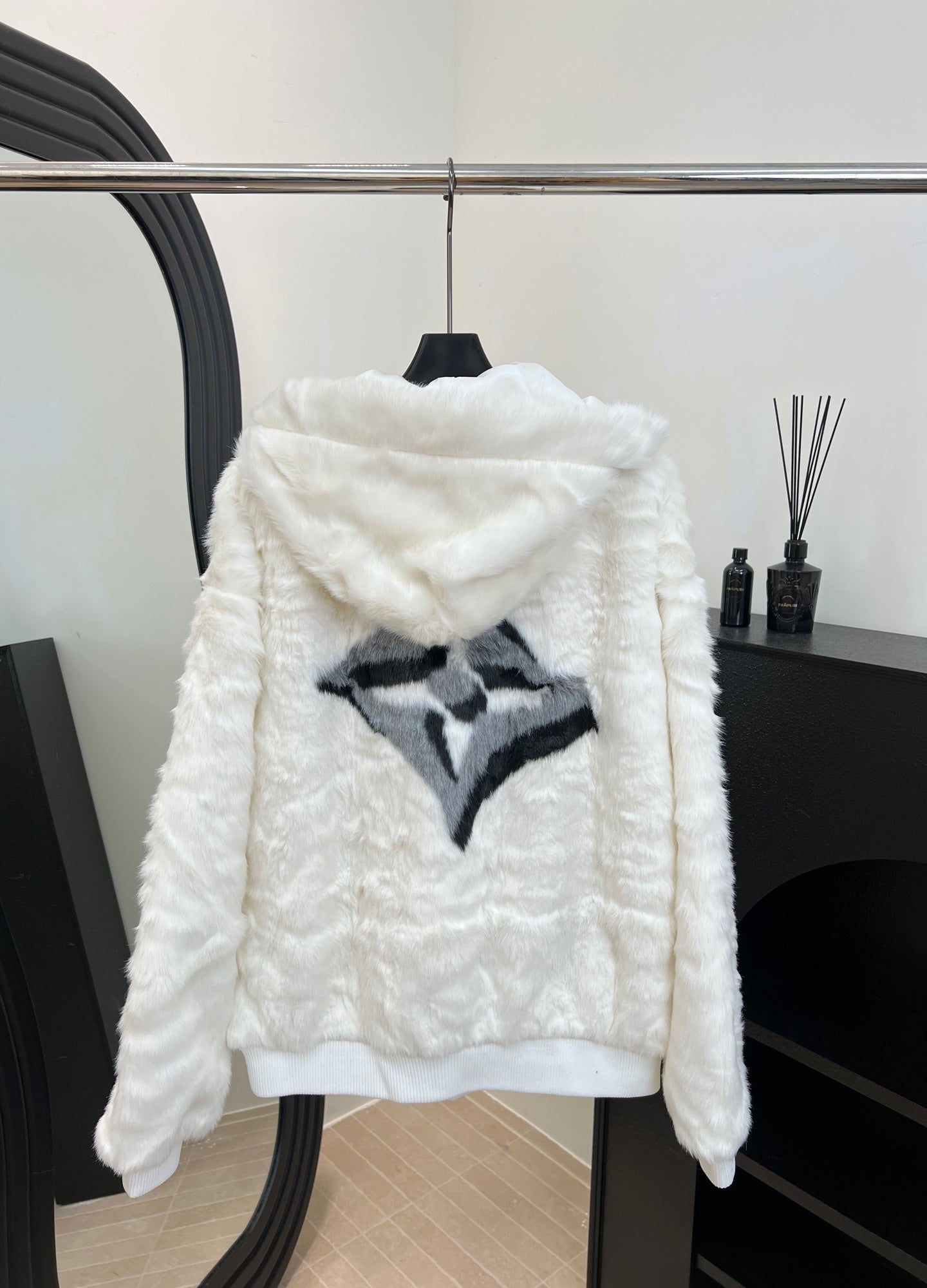 LOUIS VUITTON LV 25S FUR COAT 0160