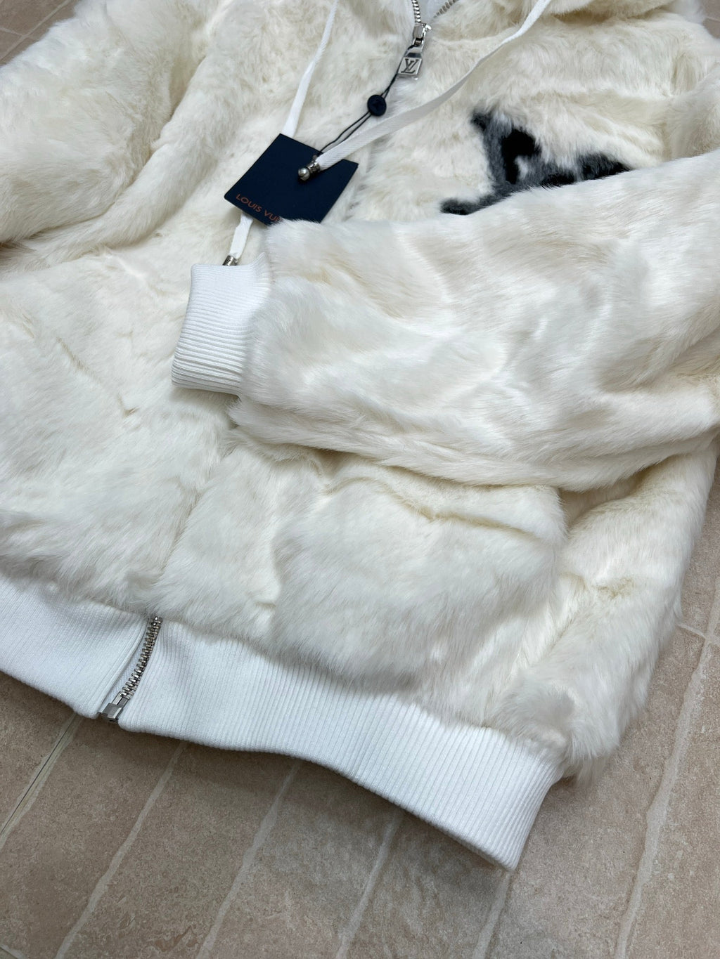 LOUIS VUITTON LV 25S FUR COAT 0160