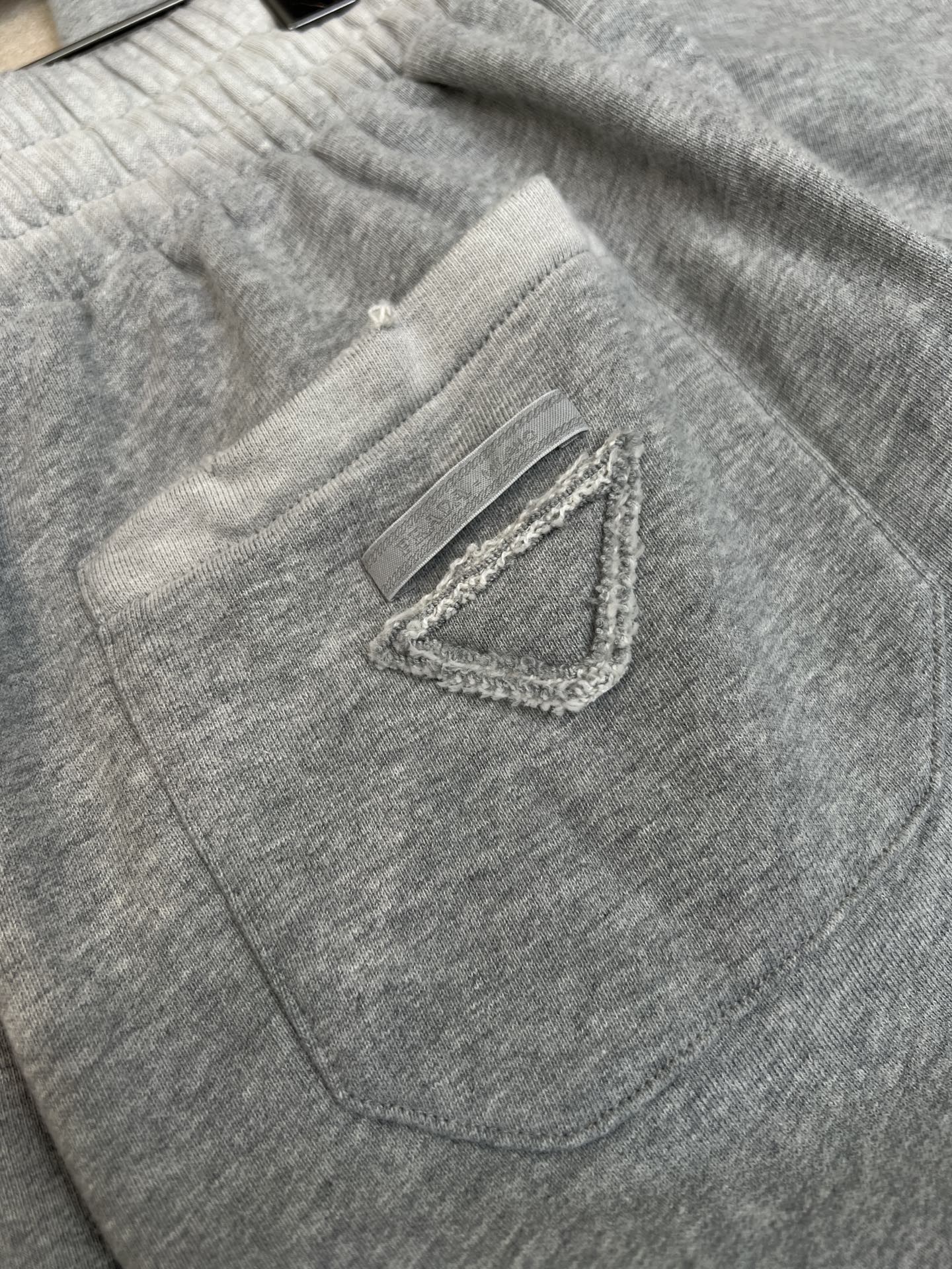 PRADA 25S WIDE-LEG SWEATPANTS 620499