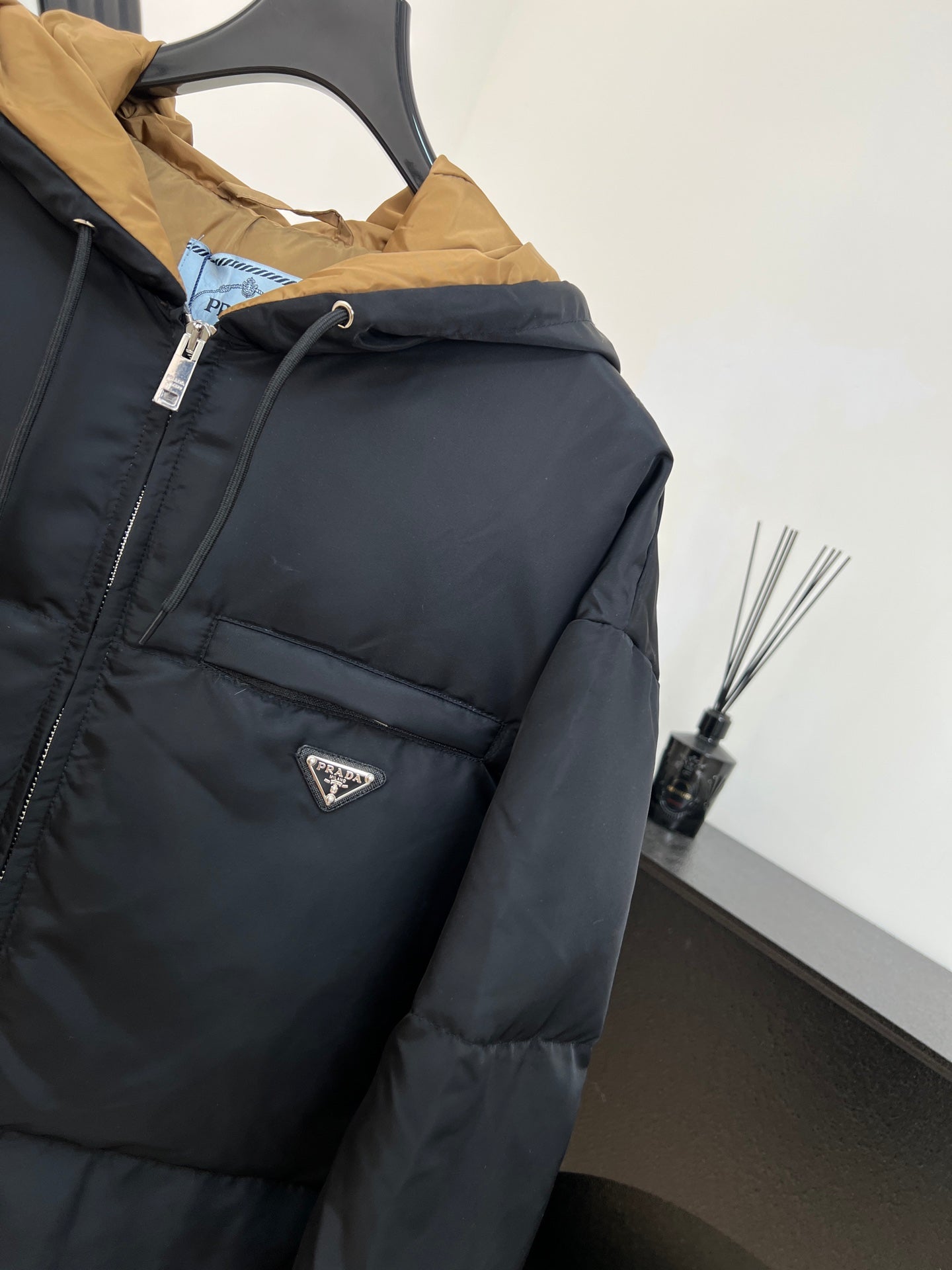 PRADA 25S PUFFER JACKET 620544