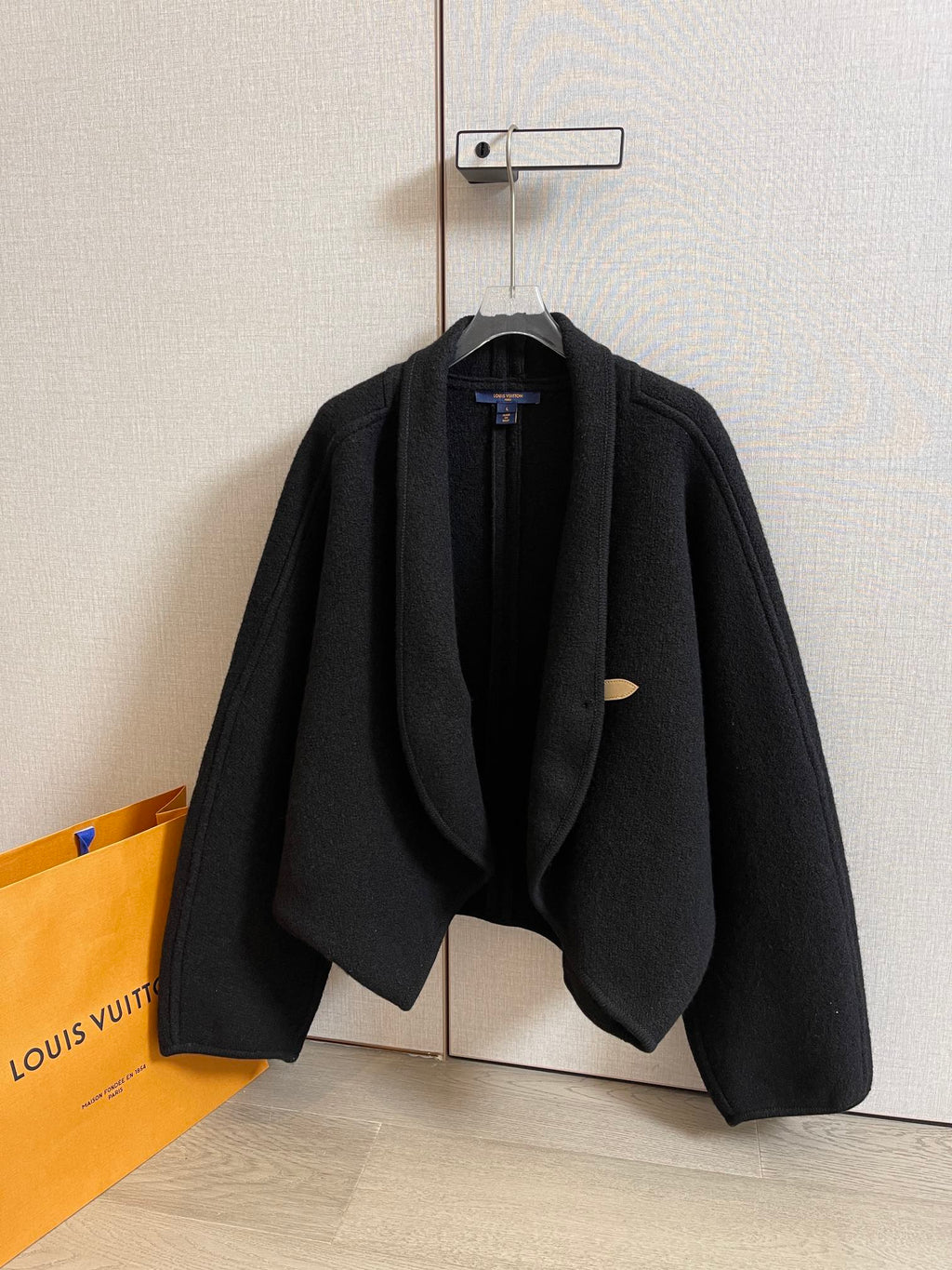 LOUIS VUITTON LV 25S WOOL CAPE COAT 0017