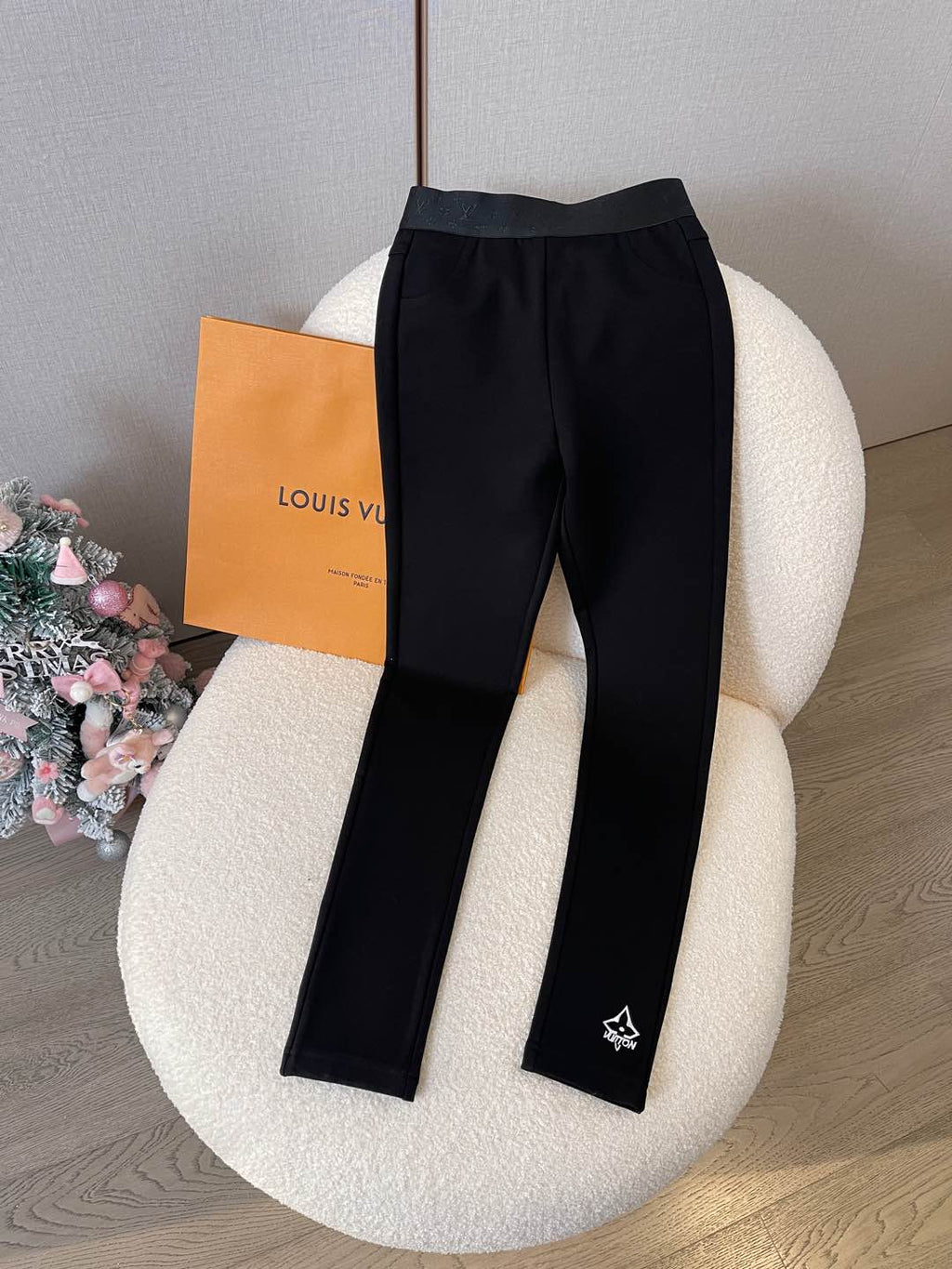 LOUIS VUITTON LV 25S LEGGINGS 0077