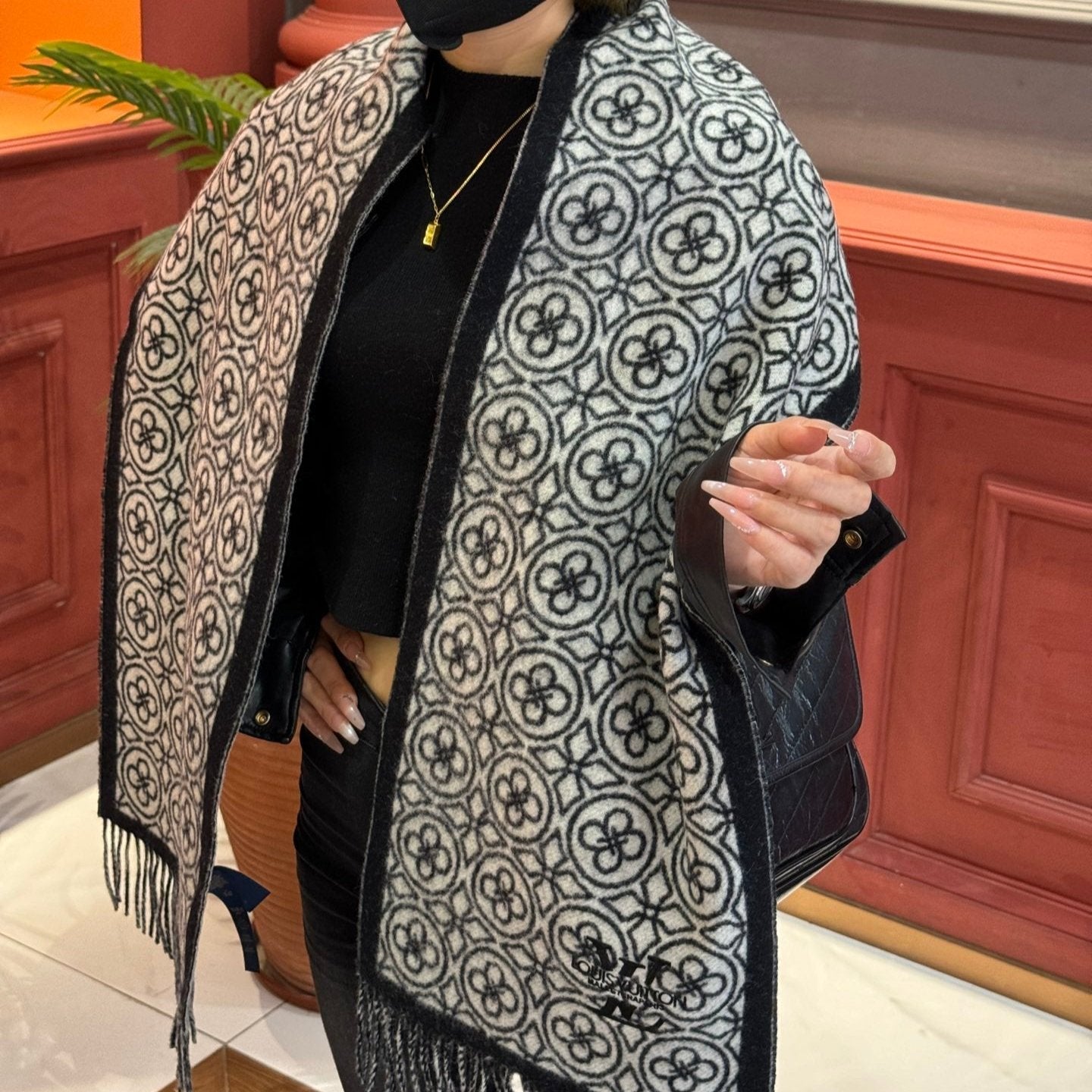 LOUIS VUITTON FLOWER MONOGRAM SCARF 180 CM IN BLACK MIX WHITE CASHMERE 388305
