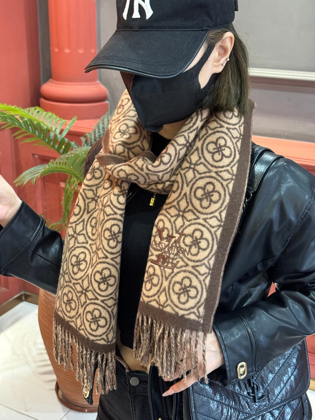 LOUIS VUITTON FLOWER MONOGRAM SCARF 180 CM IN MEDIUM BROWN CASHMERE 388306
