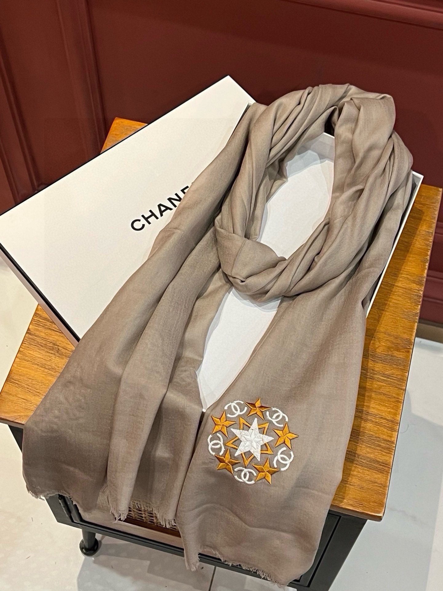 CHANEL SCARF 200 CM IN MEDIUM BROWN CASHMERE 394614