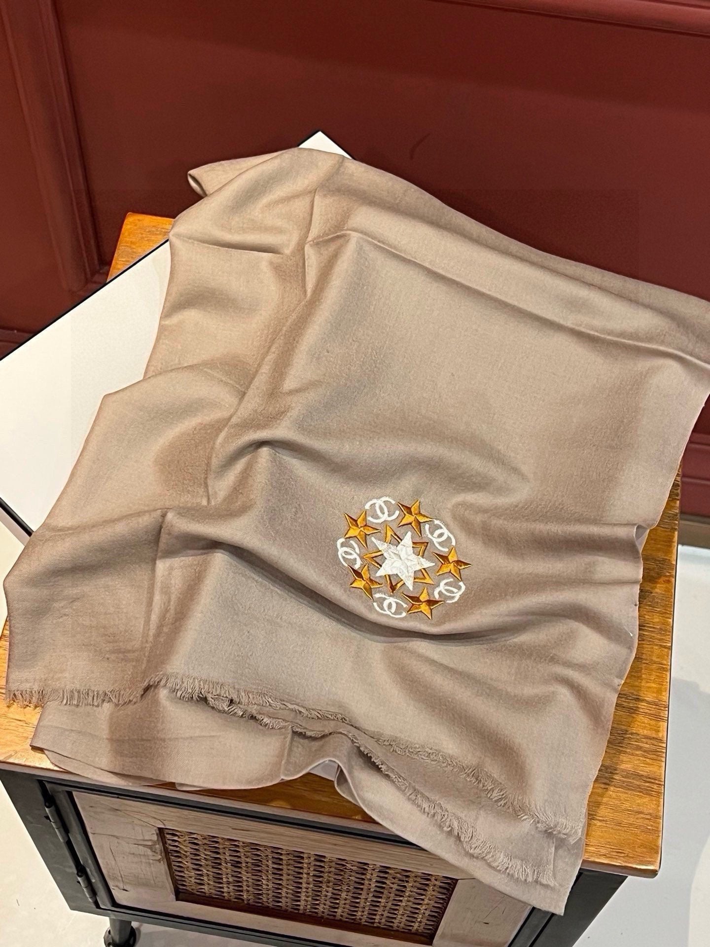 CHANEL SCARF 200 CM IN MEDIUM BROWN CASHMERE 394614