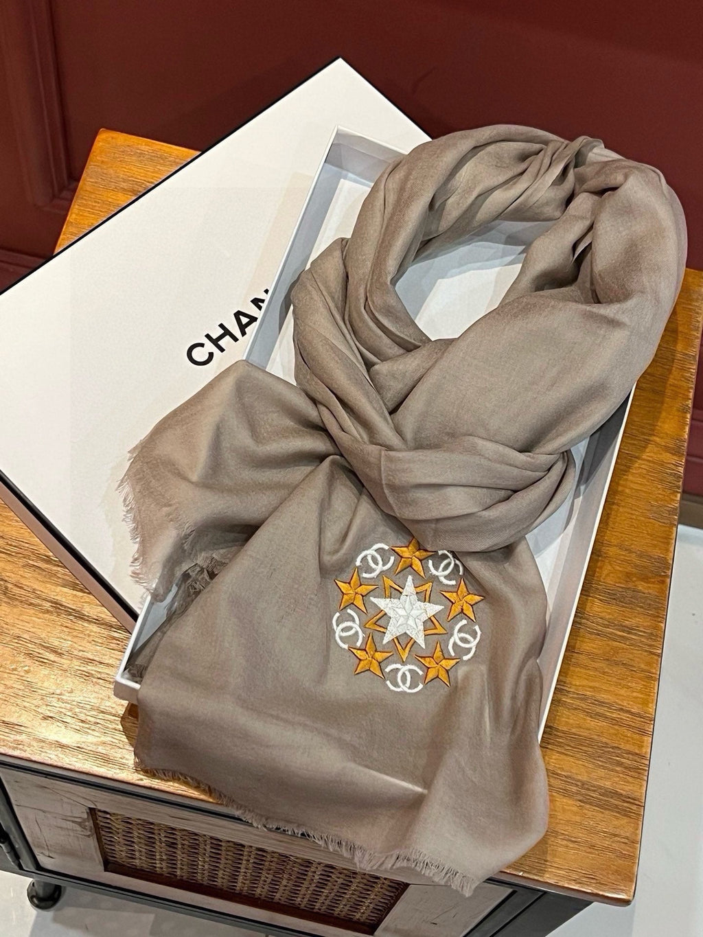 CHANEL SCARF 200 CM IN MEDIUM BROWN CASHMERE 394614