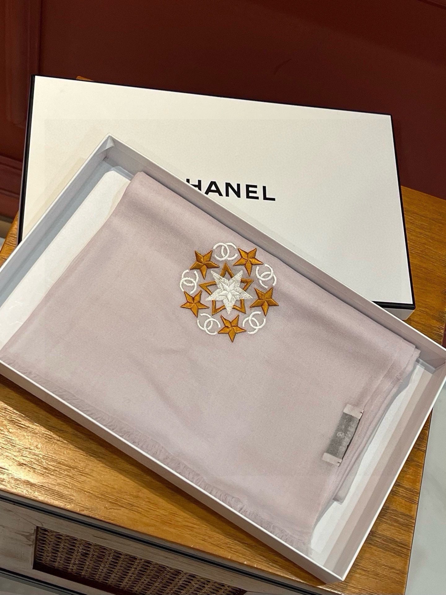 CHANEL SCARF 200 CM IN OYSTER TAN CASHMERE 394615