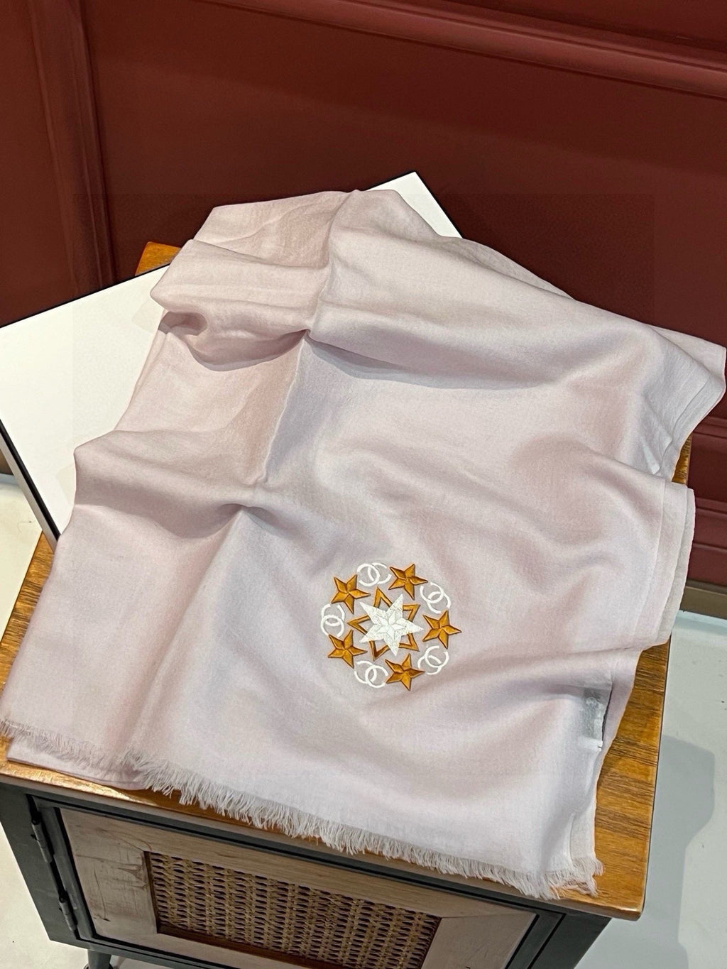 CHANEL SCARF 200 CM IN OYSTER TAN CASHMERE 394615