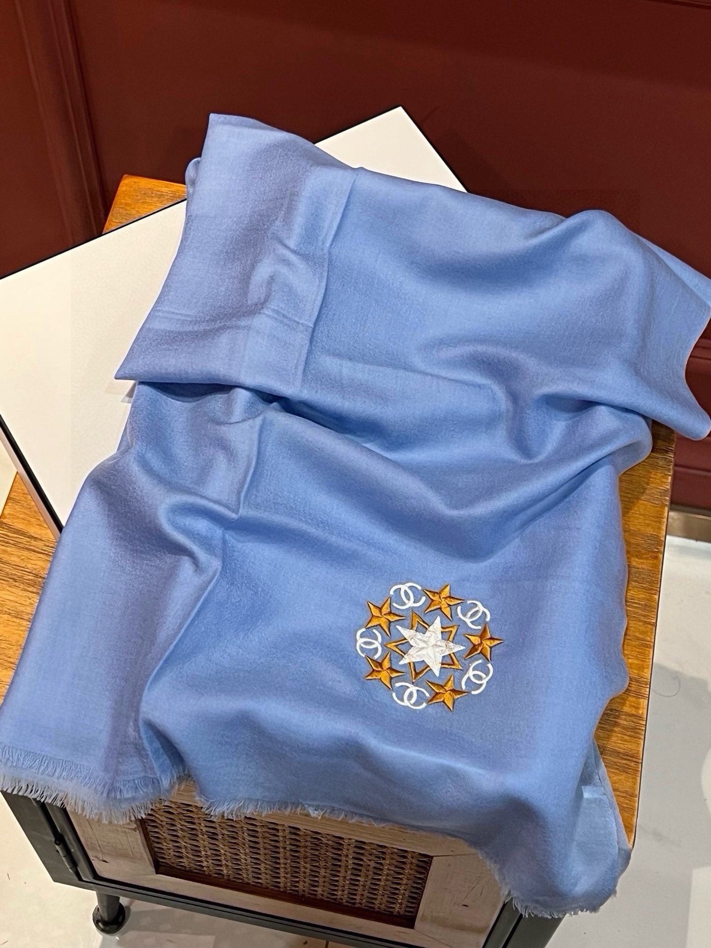 CHANEL SCARF 200 CM IN ELECTRIC BLUE CASHMERE 394616