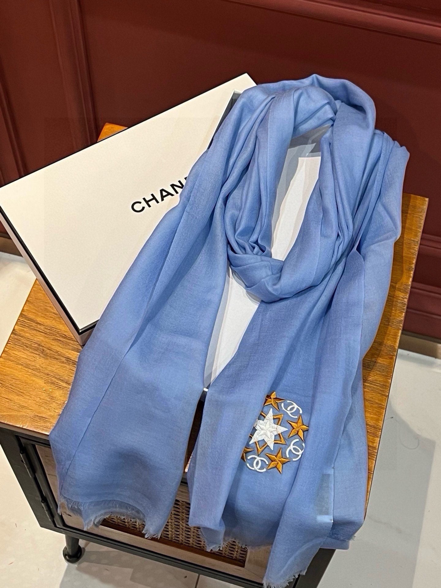 CHANEL SCARF 200 CM IN ELECTRIC BLUE CASHMERE 394616