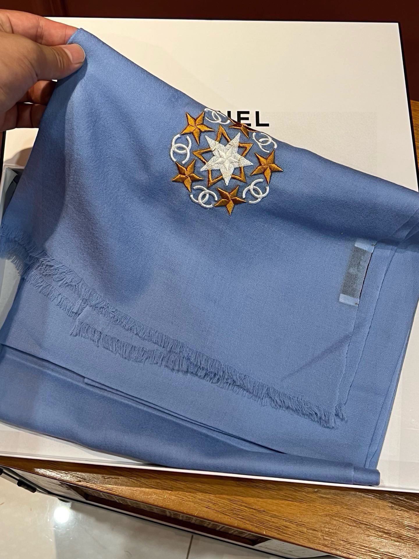 CHANEL SCARF 200 CM IN ELECTRIC BLUE CASHMERE 394616