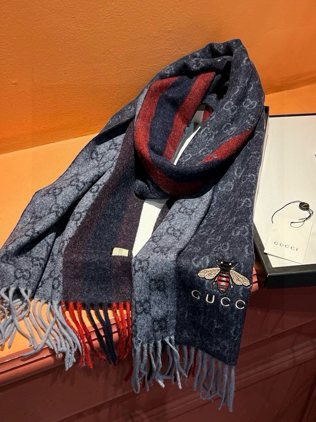 GUCCI SCARF 180 CM IN NAVY BLUE CASHMERE WITH BEE PATTERN 396476