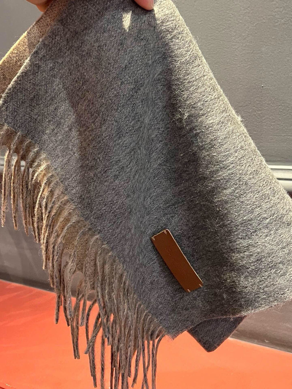 LOUIS VUITTON SCARF 180 CM IN MOUSE GRAY CASHMERE 396479