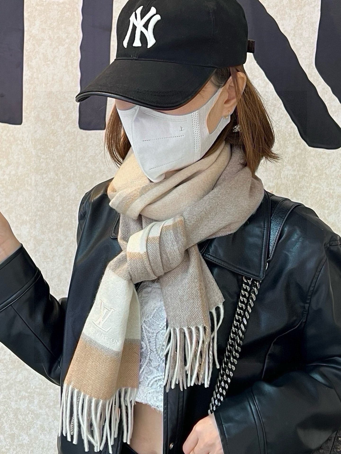 LOUIS VUITTON SCARF 180 CM IN KHAKI BROWN MIX WHITE CASHMERE 399872