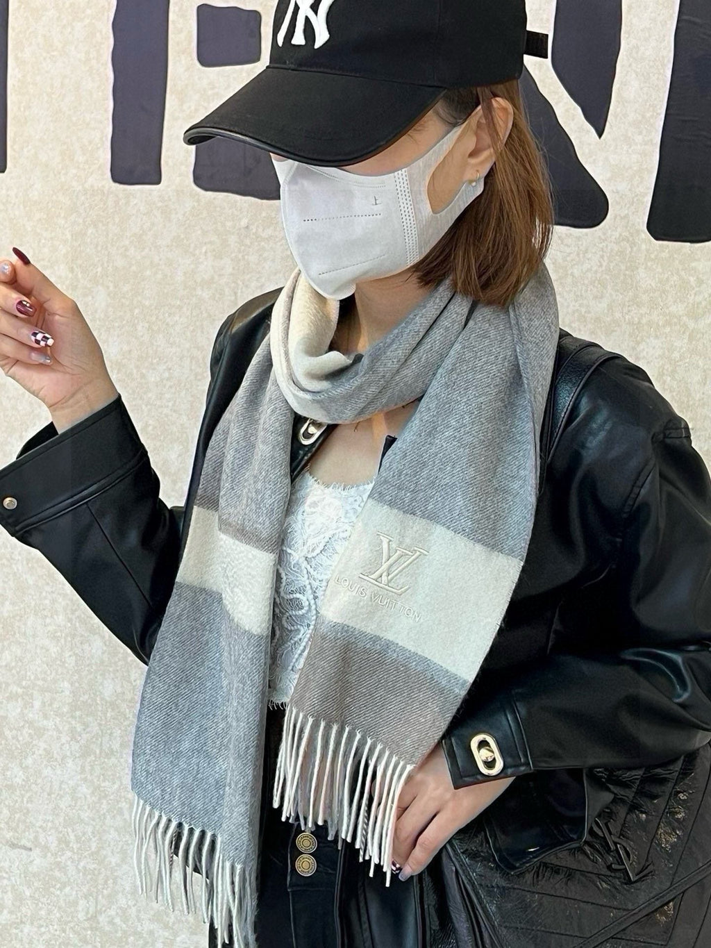LOUIS VUITTON SCARF 180 CM IN DOVE GRAY MIX WHITE CASHMERE 399873