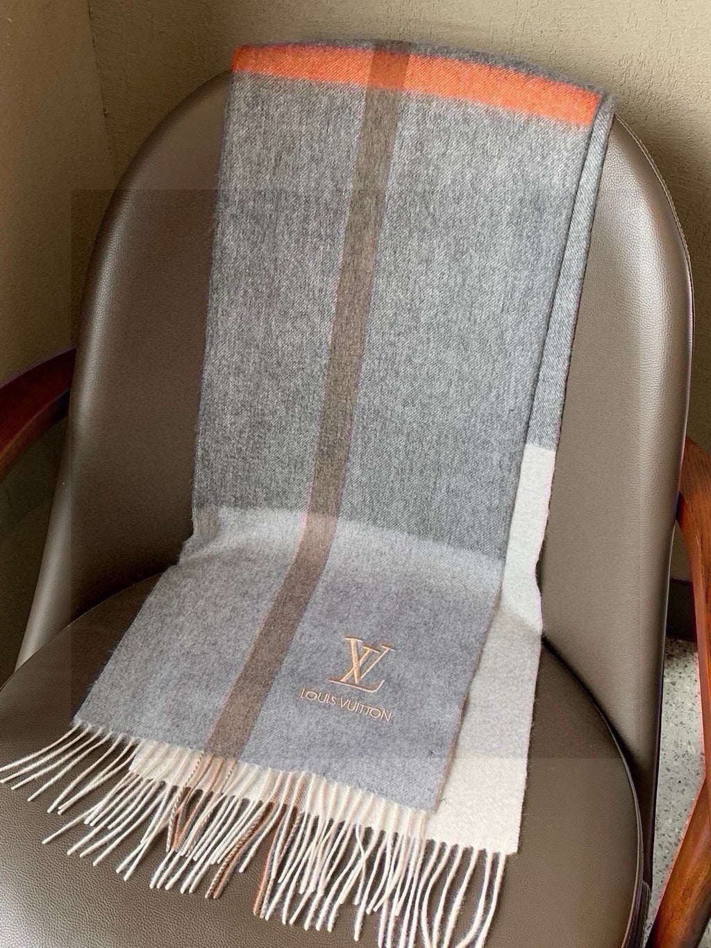 LOUIS VUITTON SCARF 170 CM IN MOUSE GRAY CASHMERE 399929
