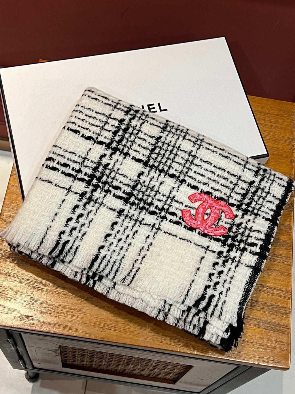 CHANEL SCARF 200 CM IN WHITE CASHMERE 402146